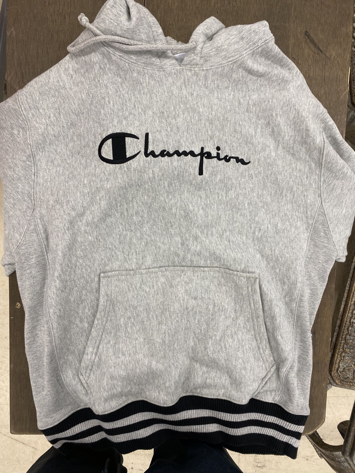 Grey champion hoodie M