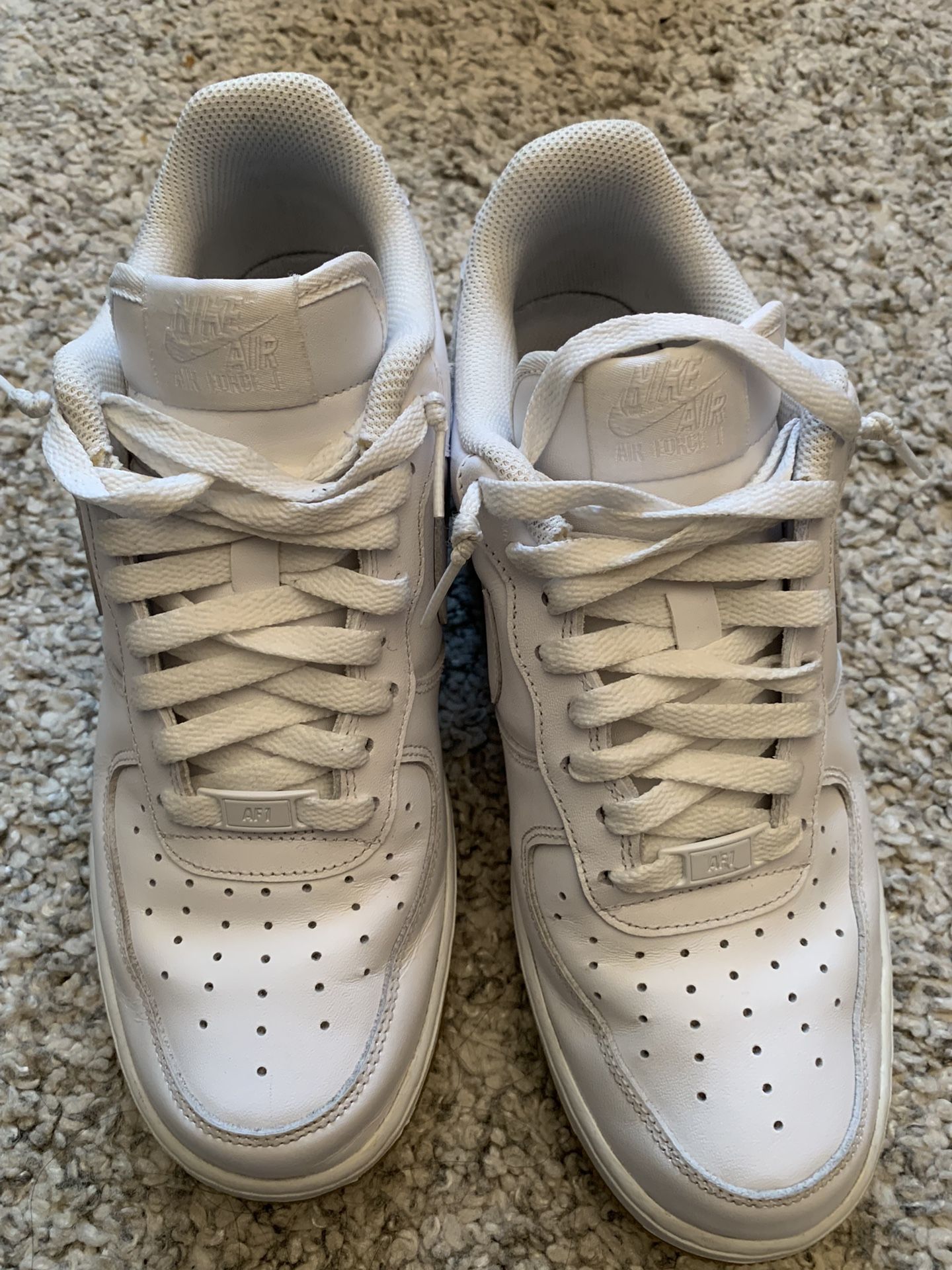 Good Nike Air shoes for men, size 9