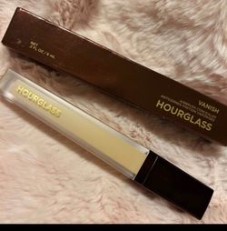 Hourglass concealer