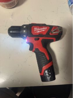 Milwaukee drill 12v with battery
