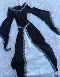 Women’s renaissance costume