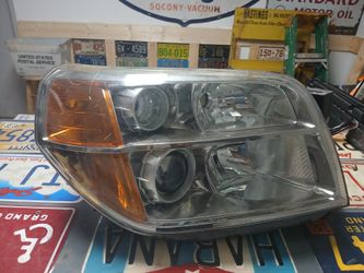 06-08 Honda Pilot Right Passenger Side Halogen Headlight Original