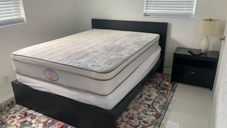 New queen mattress and box spring 2 pc bed frame is not included