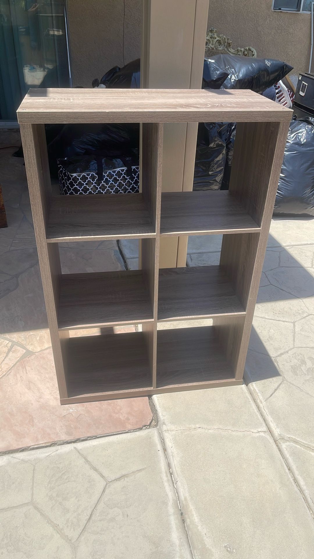 Cubic Organizer Table