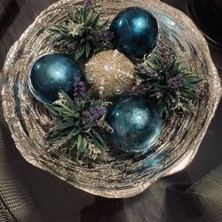 Decorative tray bowl w/ accent balls and florals
