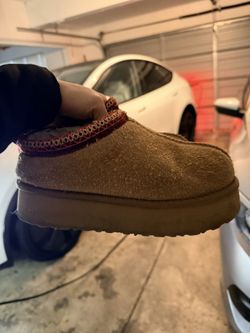 Ugg Tazz Size 6.5