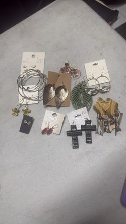 Costume jewelry lot