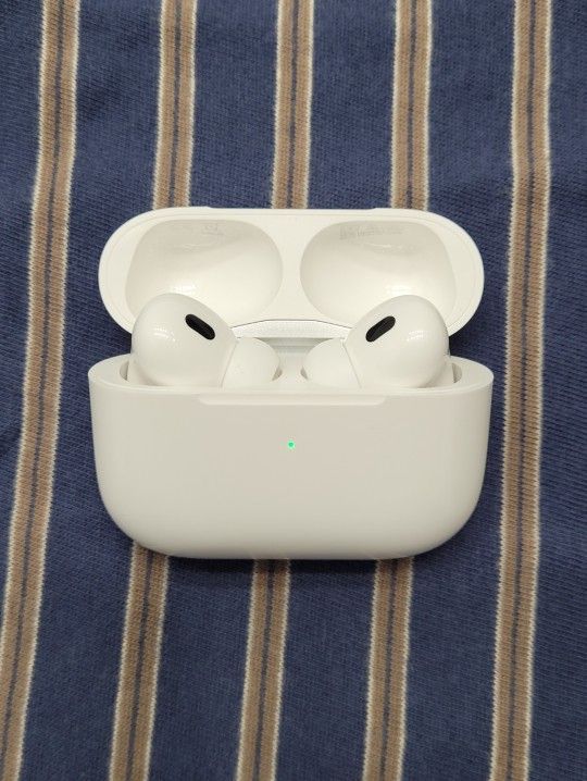 Apple Airpods Pro 2nd Generation With MagSafe Charging Case White Receipt In Photo
