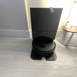 Roborock Robot Vacuum & Mop, Robotic Vacuum - Pompano Beach - Read Description