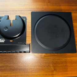 Sonos Amp - With Wall Mount - Like New
