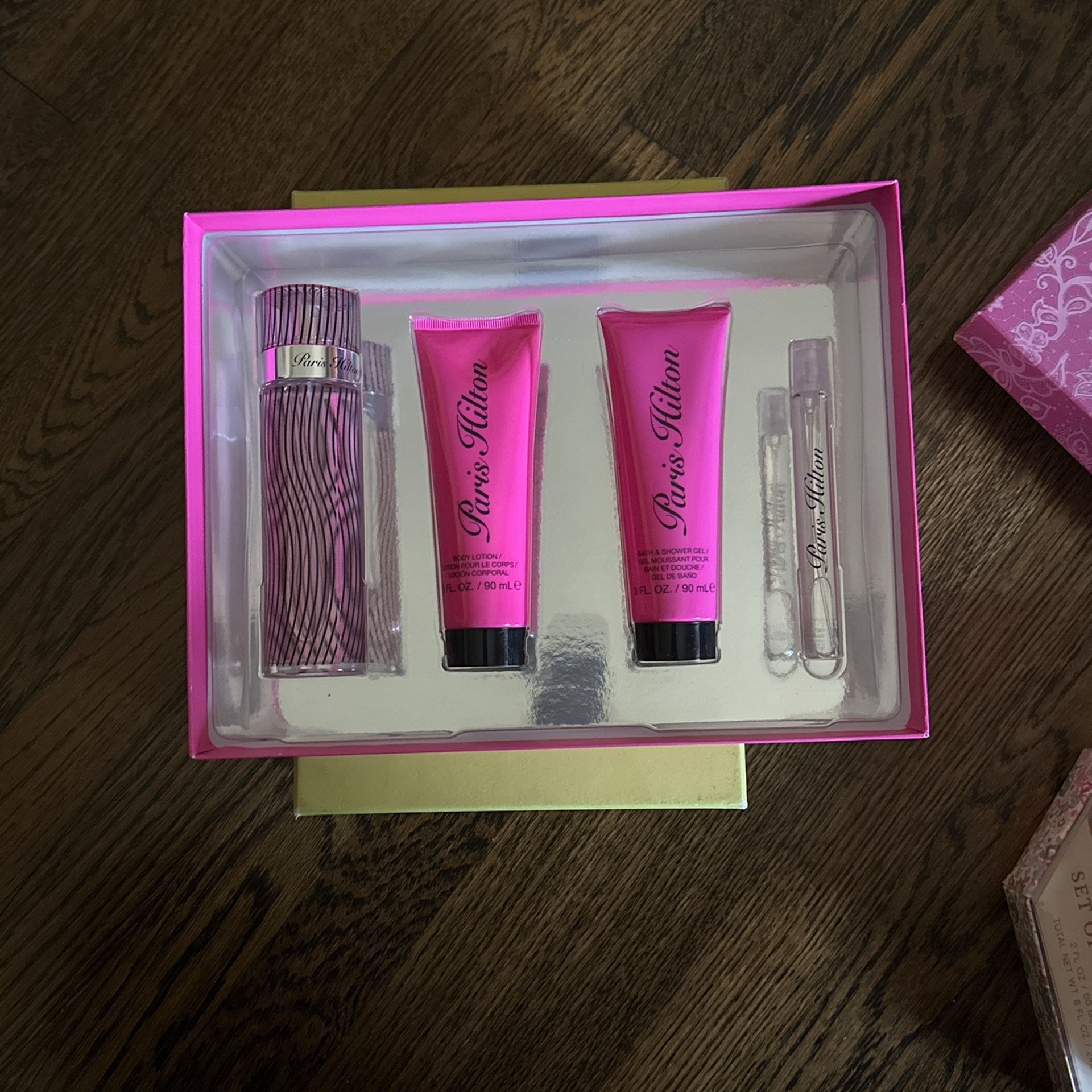 Paris Hilton Perfume Set