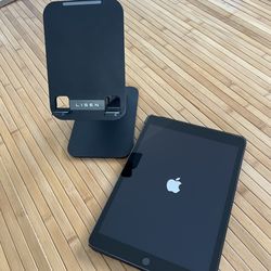 New ipad 16gb with case & stand
