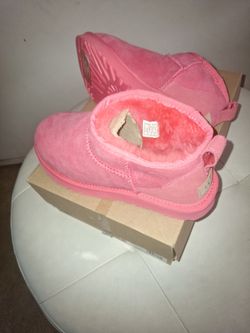 UGG Pink Boots size 8 new
