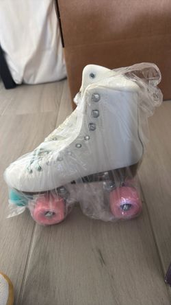 White Quad Roller Skates with Pink Wheels