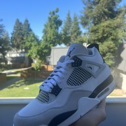 Jordan 4 Military Black 