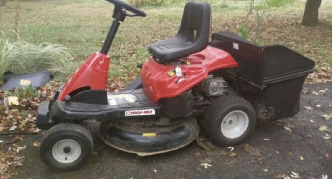 Troy TB30R 30 Inch Ride On Lawn Mower