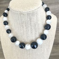 Black And White Beaded Choker Necklace 