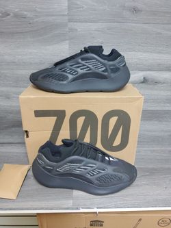 Adidas yeezy 700 v3 dark glow gx6144 size 12.5