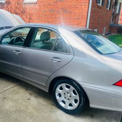2005 Mercedes-Benz C-Class