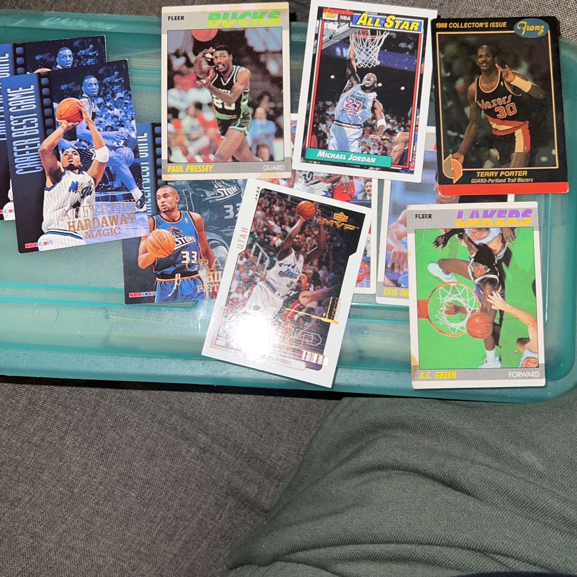 239 Basketball Cards $280 Estimated Value