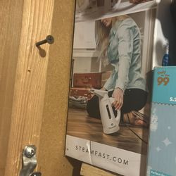 Steamfast Sf-447 Deluxe Compact Garment Steamer