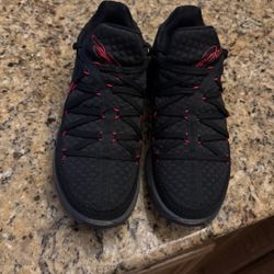 LeBron 17 Low Black/Red/Dark grey