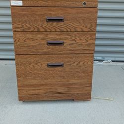 Legal Size Three Drawer Pedestal File Cabinet 