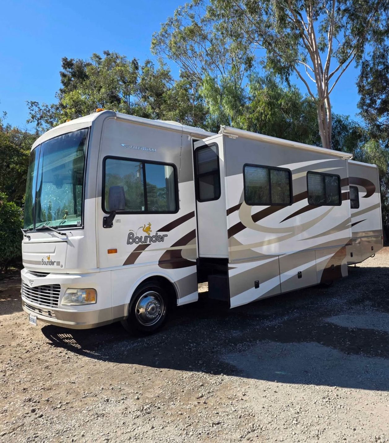 06 Fleetwood Bounder 