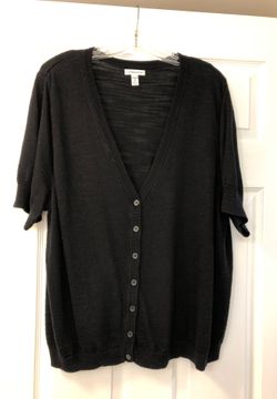 Short sleeve sweater