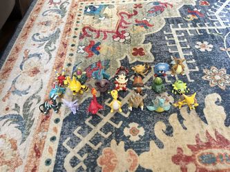 21 Pokémon Figurines