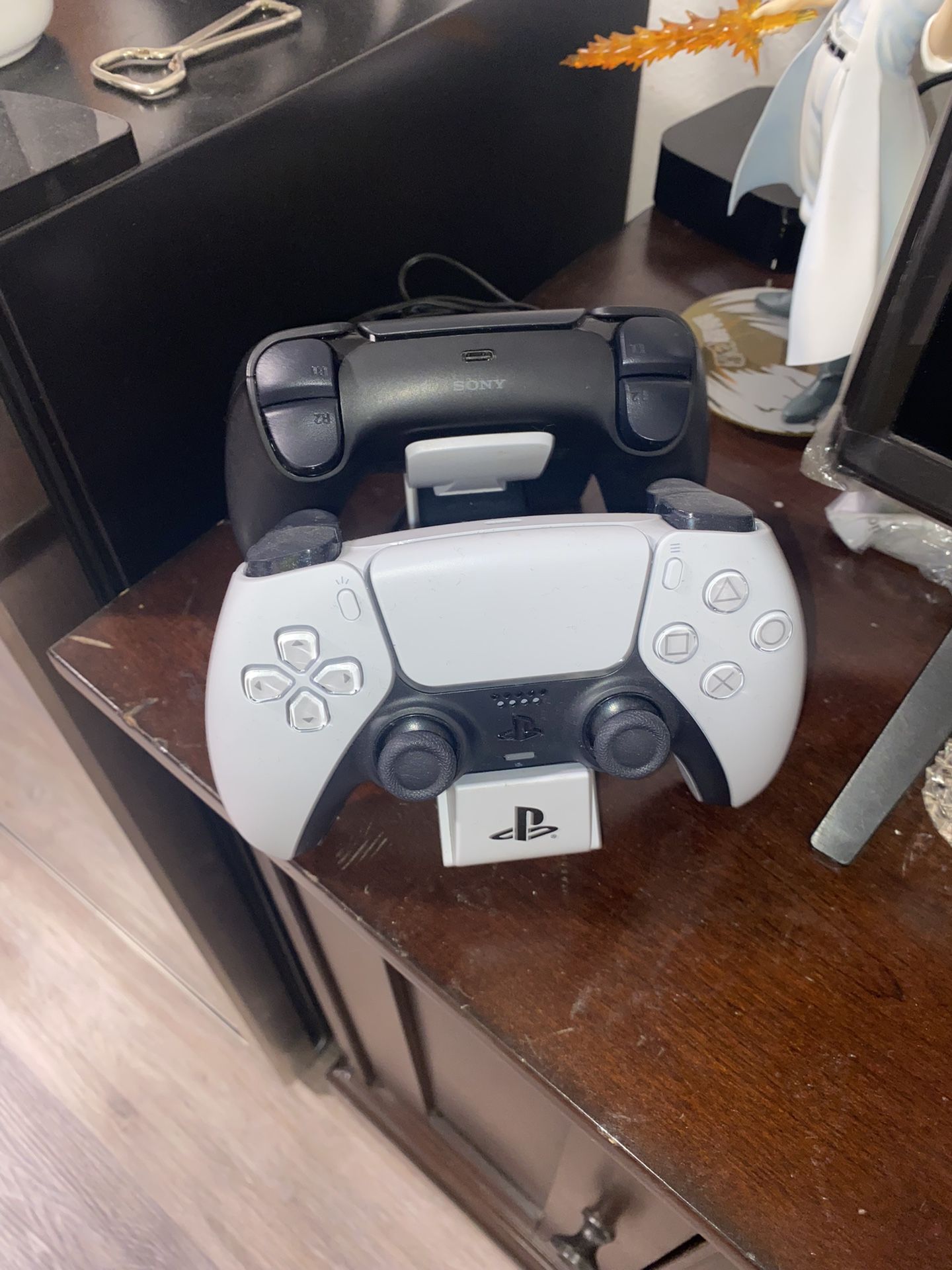 Ps5 Controllers And Charging Station 