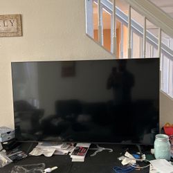 55” Samsung UHD Smart TV (WITH ORIGINAL REMOTE)