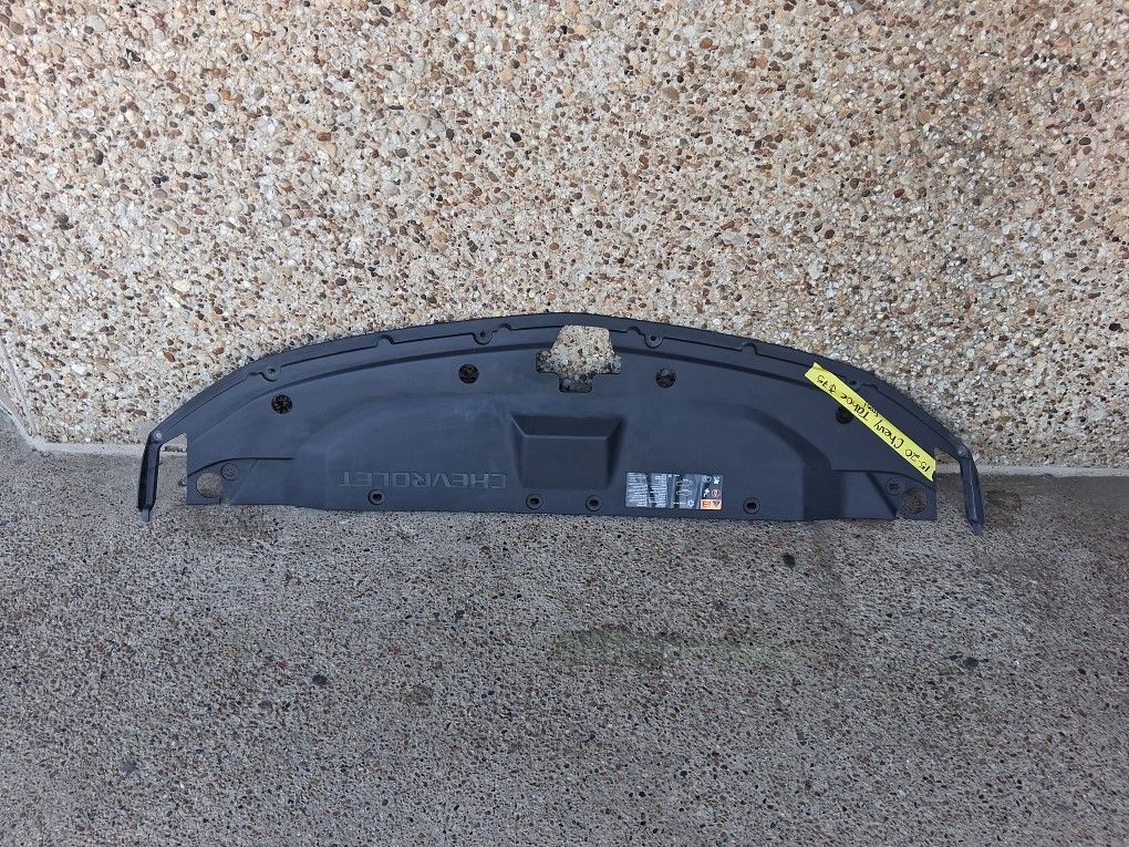 2015-20 Chevy Tahoe Front Cover