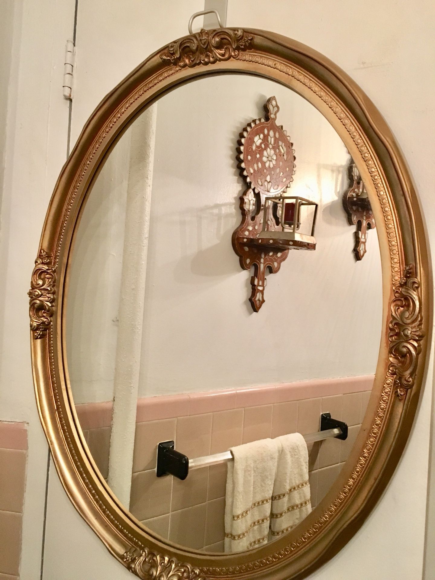 Oval Gilded wood mirror