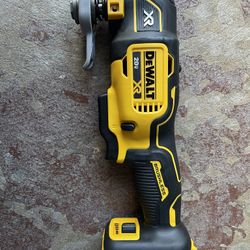 DeWalt CORDLESS OSCILLATING MULTI- TOOL
