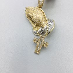 10KT Gold Charm W Diamonds