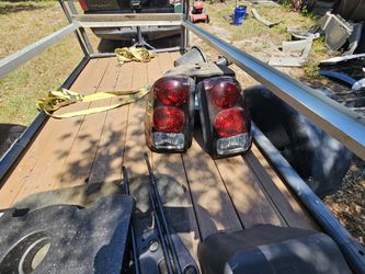 Tail Lights 04 Trailblazer 