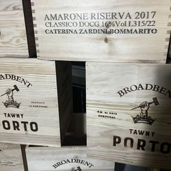 Wood Wine Boxes. 