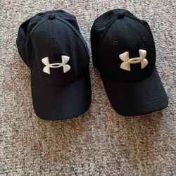 2 Under Armour Fitted Hats For Sale   Black 
