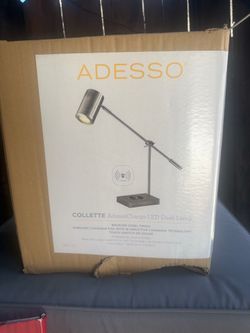 Cordless charging port lamp