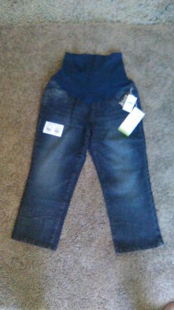 Maternity capris