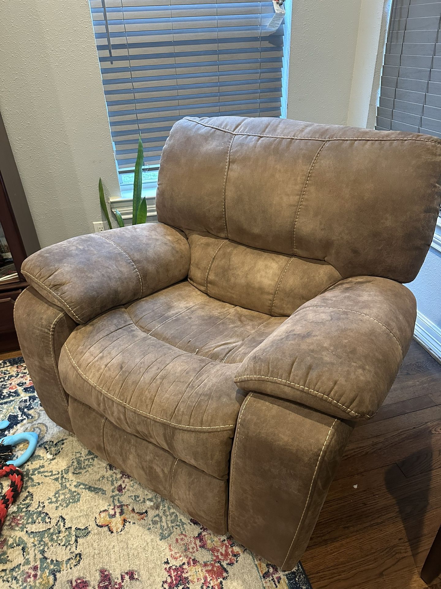 Free leather Recliner