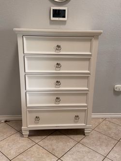 White 5-Drawer Tall Chest Dresser