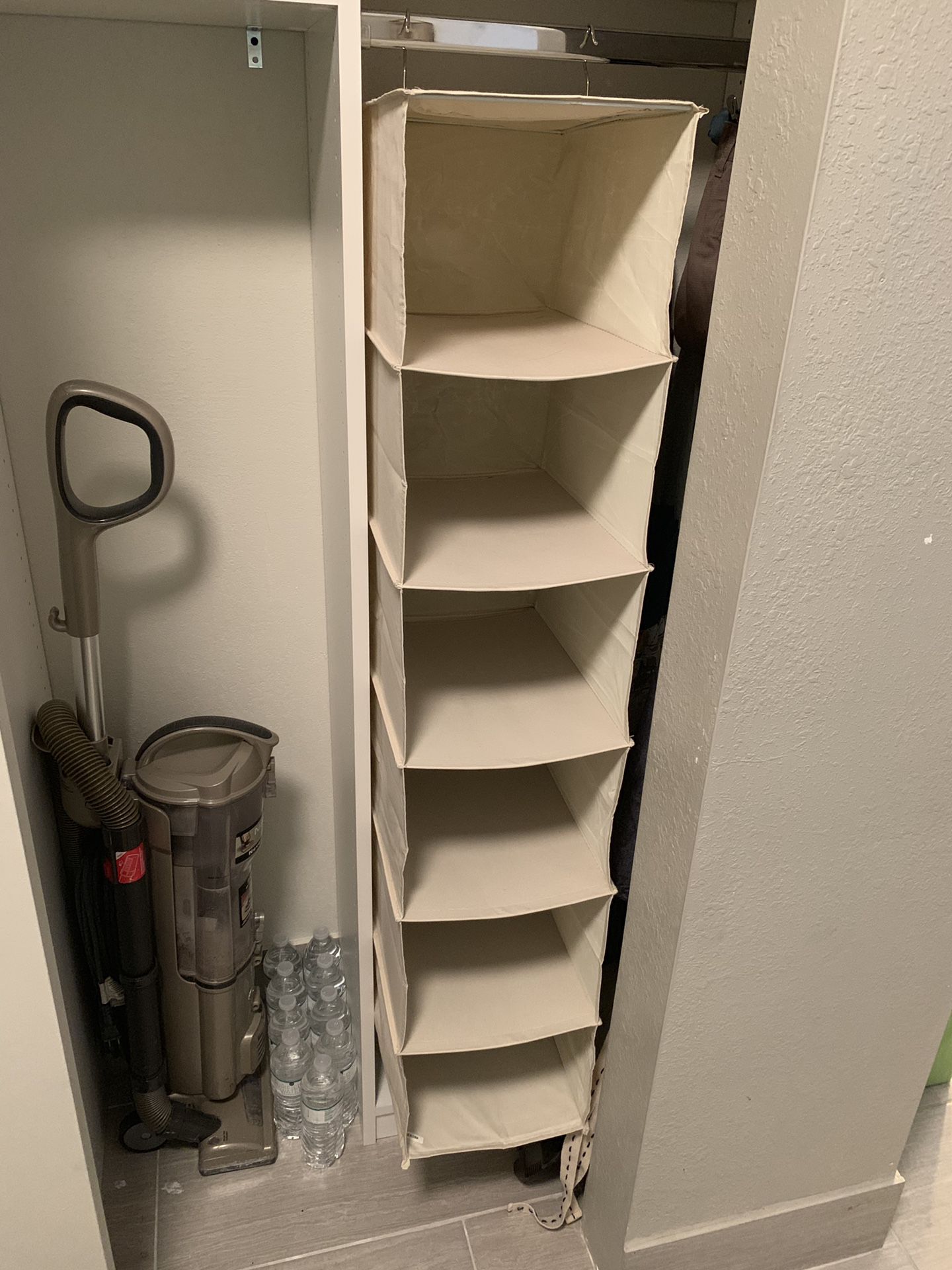 Closet organizer - 6 compartments