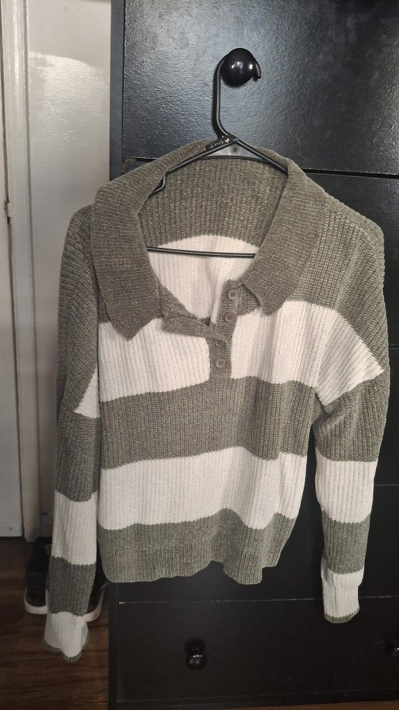 Nikka K knit Velvet Crop Sweater Olive Green And White Collared