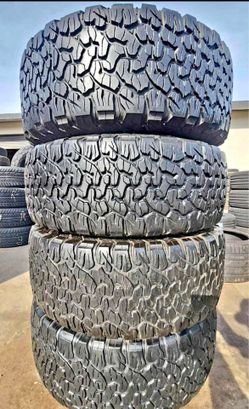 285/70/17 Bfgroodrich Selling a set of 4 tires in excellent condition 🫡