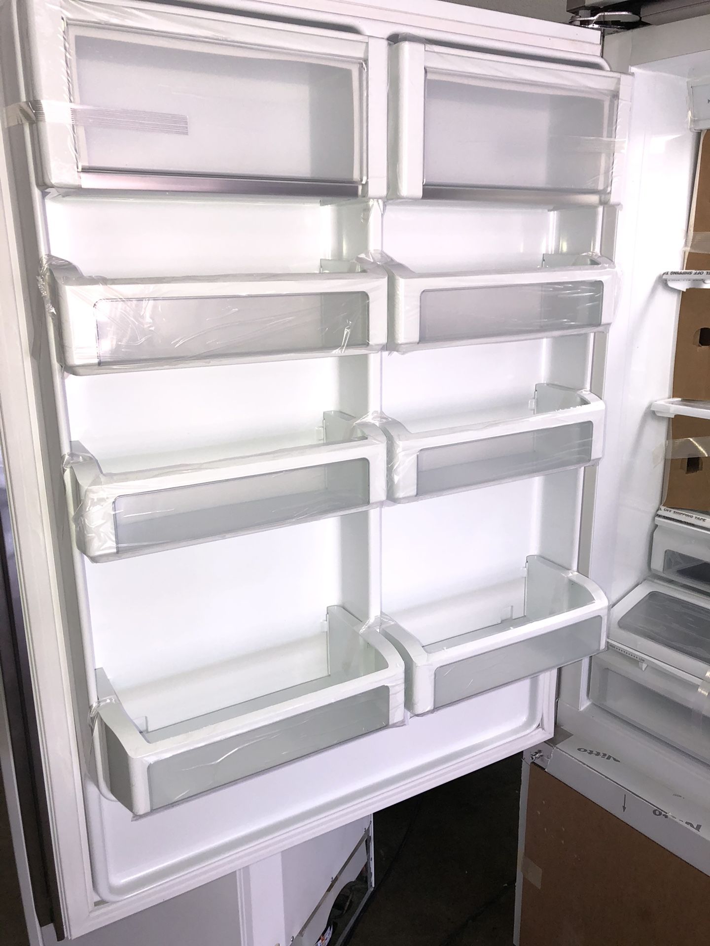 Monogram ZICS360NNLH 36" 21.3 cu.ft. Stainless Steel BuiltIn Bottom