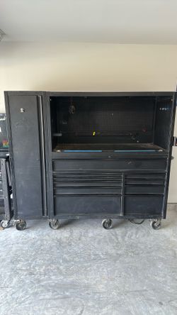 80in husky  tool box with hutch and side locker