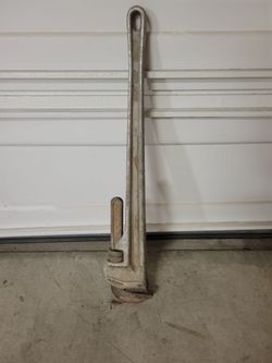 Pipe Wrench 