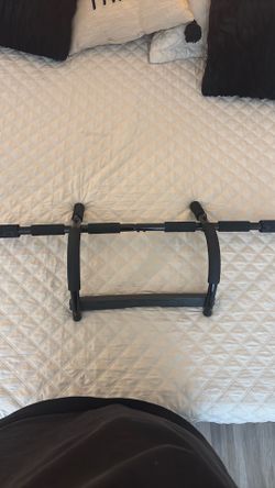 Pull up bar
